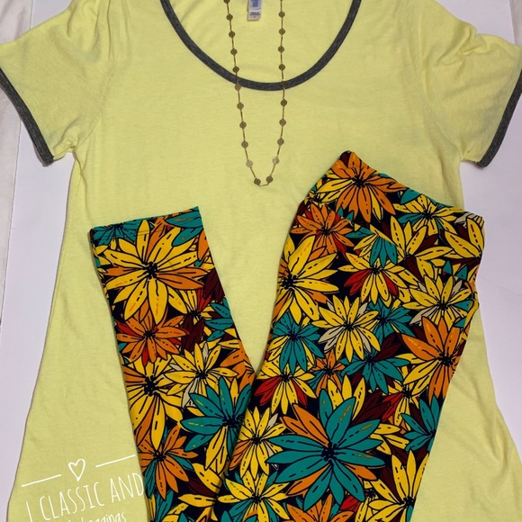 LuLaRoe Tops - LuLaRoe Large Classic Tee with Floral TC Leggings